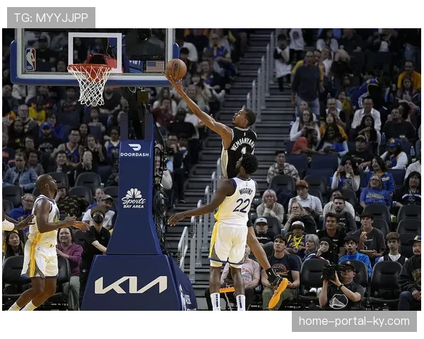 文班亚马脚踝酸痛出战存疑 马刺防守体系核心可能轮休